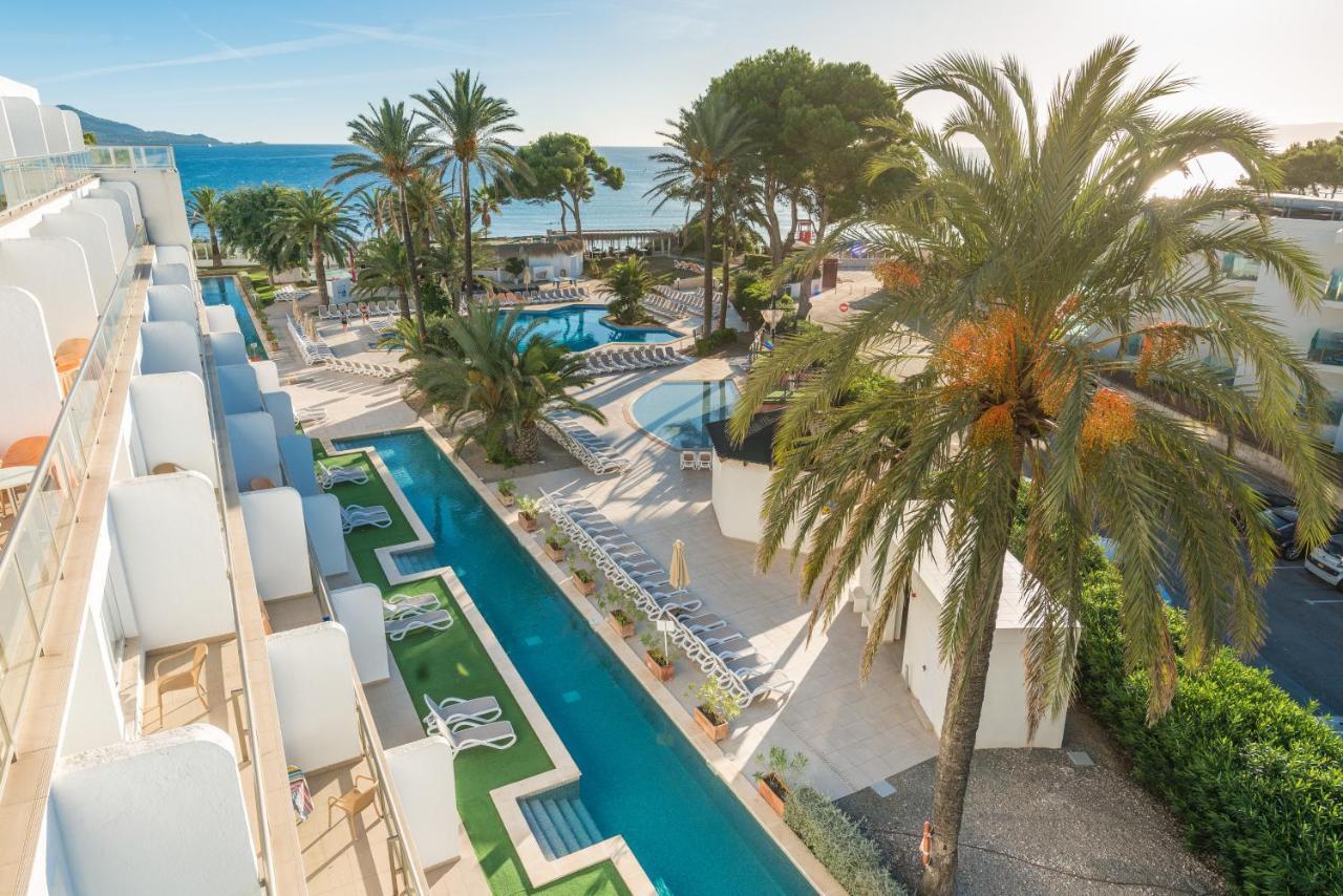 One-Bedroom Apartment with Sea View